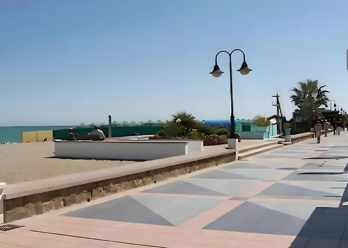 Precioso Reformado Con Vistas Directas Al Mar Torremolinos