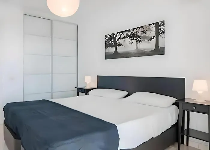 Precioso Reformado Con Vistas Directas Al Mar Torremolinos