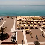 Daire Precioso Reformado Con Vistas Directas Al Mar *