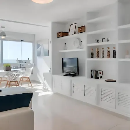 Precioso Reformado Con Vistas Directas Al Mar Τορρεμολίνος