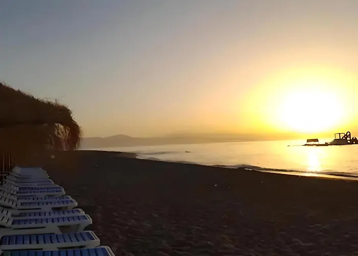 Precioso Reformado Con Vistas Directas Al Mar Torremolinos
